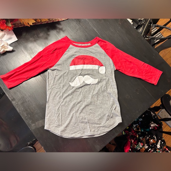 Fun Christmas Santa 🎅🏻 3/4 lenth Tee Shirt. Size large - Picture 1 of 5